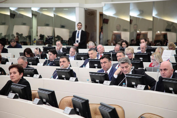 Седница Парламента БиХ: СДС и ПДП срушили српско јединство!